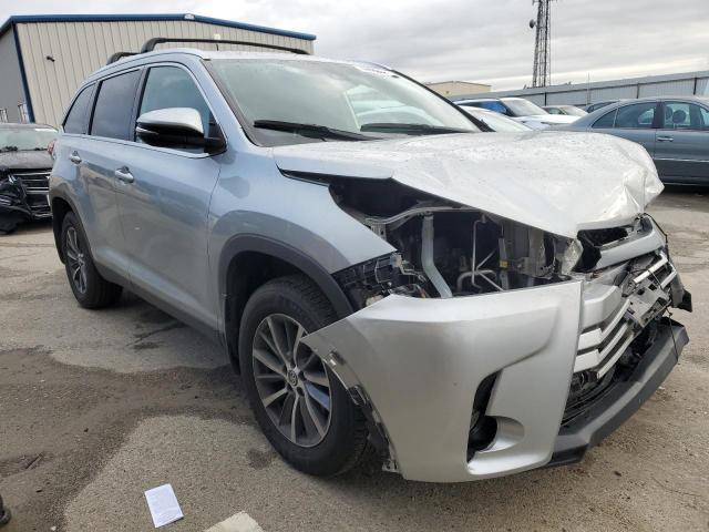 Photo 4 from auction – 2019 TOYOTA HIGHLANDER with VIN 5TDJZRFH2KS718127