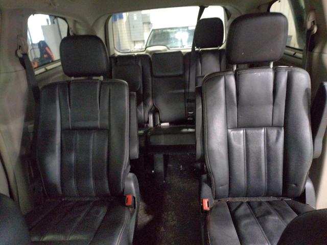 Photo 10 from auction – 2015 CHRYSLER TOWN & COU with VIN 2C4RC1BG0FR707077