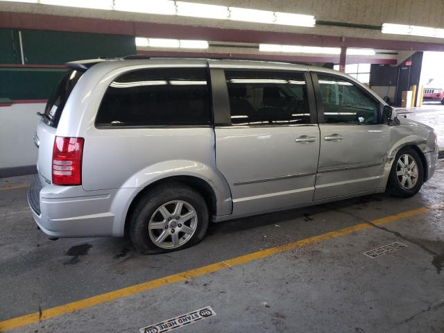Photo 3 from auction – 2010 CHRYSLER TOWN & COU with VIN 2A4RR5D17AR421227