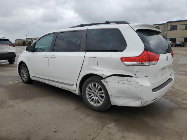 Photo 2 from auction – 2011 TOYOTA SIENNA XLE with VIN 5TDYK3DC6BS156241