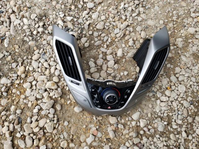 Photo 12 from auction – 2012 HYUNDAI VELOSTER with VIN KMHTC6AD8CU065048