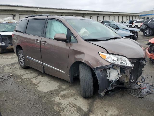 Photo 4 from auction – 2018 TOYOTA SIENNA XLE with VIN 5TDYZ3DC1JS903691