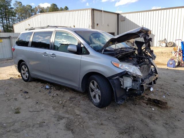 Photo 4 from auction – 2016 TOYOTA SIENNA LE with VIN 5TDKK3DC4GS703231