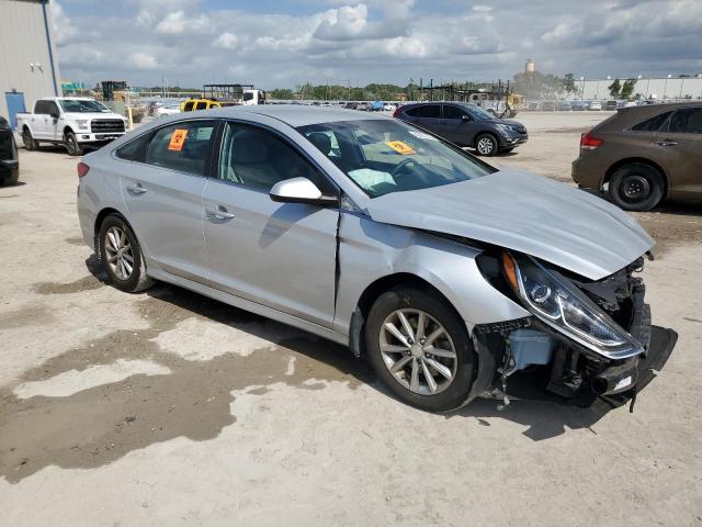 Photo 4 from auction – 2019 HYUNDAI SONATA SE with VIN 5NPE24AF7KH796018