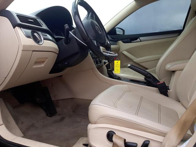 Photo 7 from auction – 2015 VOLKSWAGEN PASSAT S with VIN 1VWAT7A3XFC114556