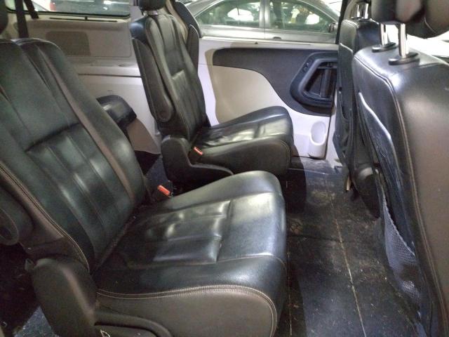 Photo 11 from auction – 2015 CHRYSLER TOWN & COU with VIN 2C4RC1BG0FR707077