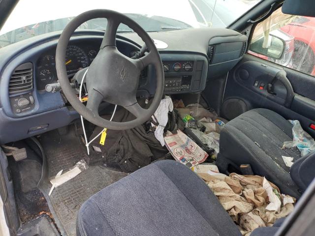 Photo 8 from auction – 2000 CHEVROLET ASTRO with VIN 1GNDM19W8YB177776