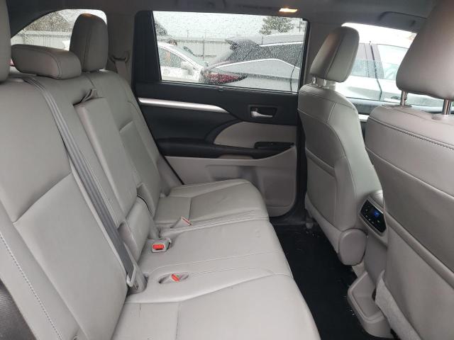 Photo 11 from auction – 2016 TOYOTA HIGHLANDER with VIN 5TDJKRFH3GS347376
