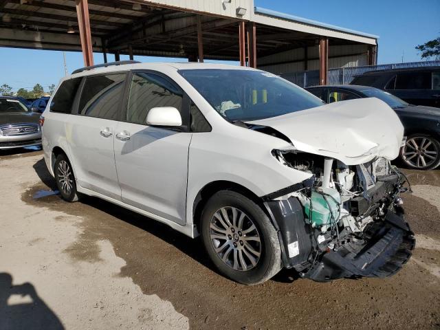 Photo 4 from auction – 2020 TOYOTA SIENNA XLE with VIN 5TDYZ3DC0LS024363