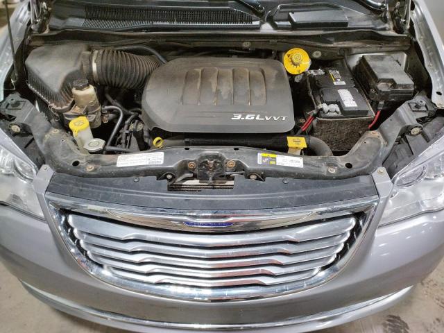 Photo 12 from auction – 2015 CHRYSLER TOWN & COU with VIN 2C4RC1BG0FR707077