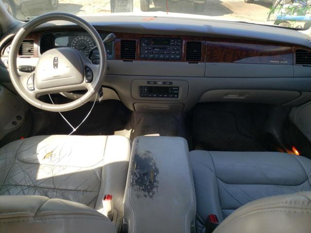 Photo 8 from auction – 2000 LINCOLN TOWN CAR E with VIN 1LNHM81W9YY787368