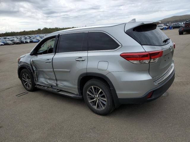 Photo 2 from auction – 2017 TOYOTA HIGHLANDER with VIN 5TDJZRFH3HS451234