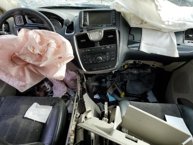 Photo 8 from auction – 2016 CHRYSLER TOWN & COU with VIN 2C4RC1JG5GR111451