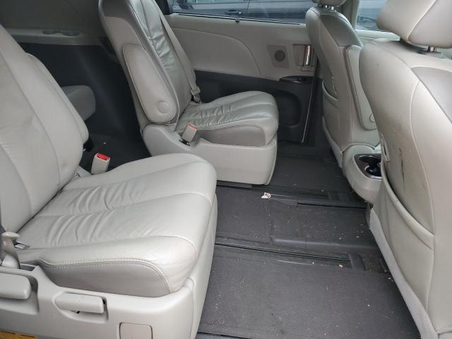 Photo 11 from auction – 2011 TOYOTA SIENNA XLE with VIN 5TDYK3DC4BS155993