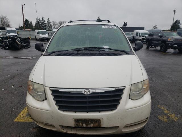Photo 5 from auction – 2005 CHRYSLER TOWN & COU with VIN 2C4GP44R85R590181