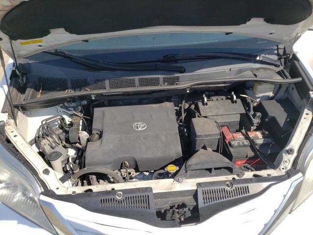 Photo 12 from auction – 2016 TOYOTA SIENNA LE with VIN 5TDJK3DC2GS144628