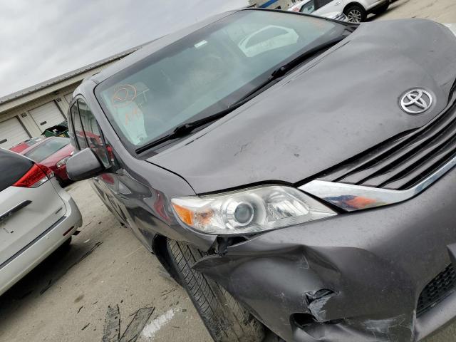Photo 4 from auction – 2017 TOYOTA SIENNA LE with VIN 5TDKZ3DC7HS870809