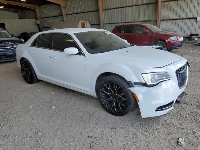 Photo 4 from auction – 2015 CHRYSLER 300 LIMITE with VIN 2C3CCAAG3FH763189