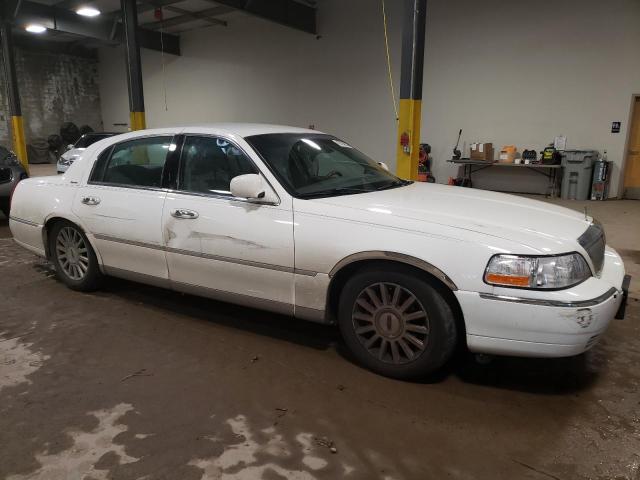Photo 4 from auction – 2003 LINCOLN TOWN CAR S with VIN 1LNHM82W13Y658287
