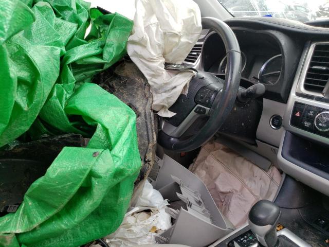 Photo 7 from auction – 2017 TOYOTA HIGHLANDER with VIN 5TDYZRFH3HS206965