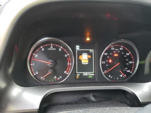 Photo 9 from auction – 2018 TOYOTA RAV4 SE with VIN JTMJFREV0JJ740901