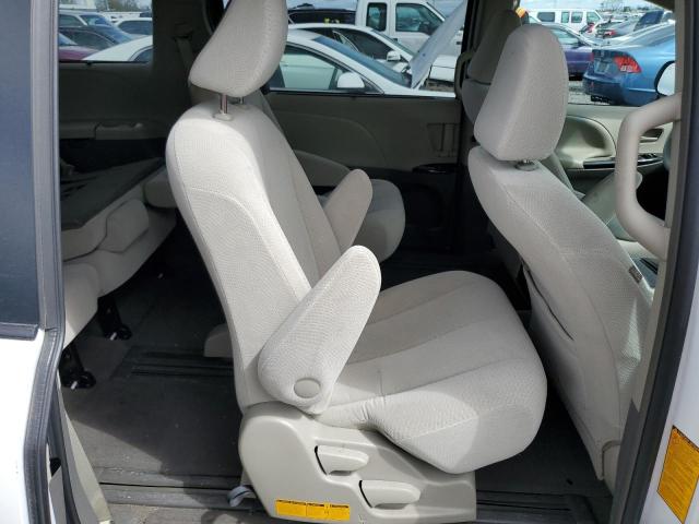 Photo 11 from auction – 2012 TOYOTA SIENNA LE with VIN 5TDKK3DC7CS279733