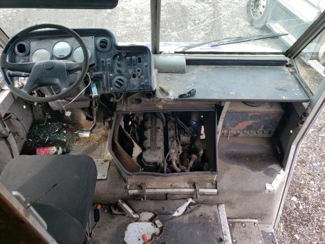 Photo 8 from auction – 2006 FREIGHTLINER CHASSIS M with VIN 4UZAANBW16CV95203
