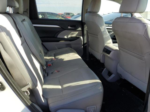 Photo 11 from auction – 2017 TOYOTA HIGHLANDER with VIN 5TDJGRFH3HS020978