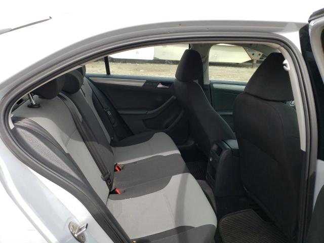 Photo 10 from auction – 2017 VOLKSWAGEN JETTA S with VIN 3VW2B7AJ3HM393985