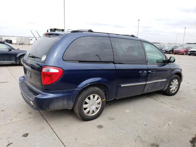 Photo 3 from auction – 2005 CHRYSLER TOWN & COU with VIN 2C4GP54L05R402335