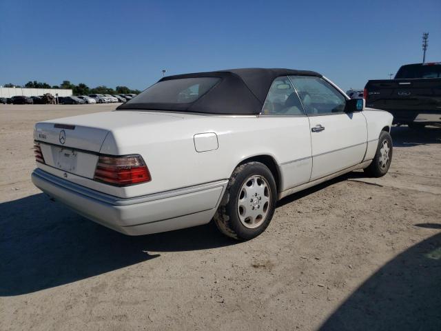 Photo 3 from auction – 1994 MERCEDES-BENZ E 320 with VIN WDBEA66E0RC067104