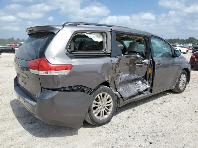Photo 3 from auction – 2011 TOYOTA SIENNA XLE with VIN 5TDYK3DC6BS042840