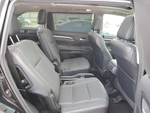 Фото 11 с аукциона – 2017 TOYOTA HIGHLANDER с VIN 5TDDZRFH9HS462798