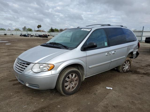 Photo 1 from auction – 2006 CHRYSLER TOWN & COU with VIN 2A4GP54L76R859820