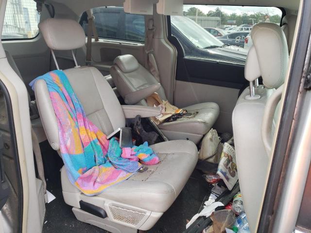 Photo 11 from auction – 2010 CHRYSLER TOWN & COU with VIN 2A4RR8D11AR320587
