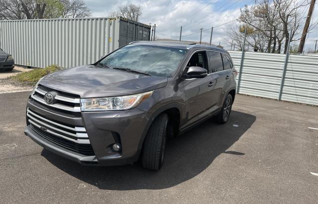 Photo 2 from auction – 2017 TOYOTA HIGHLANDER with VIN 5TDKZRFH6HS516758