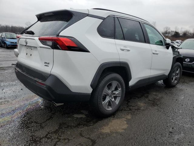 Photo 3 from auction – 2022 TOYOTA RAV4 XLE with VIN 2T3P1RFV7NC258510