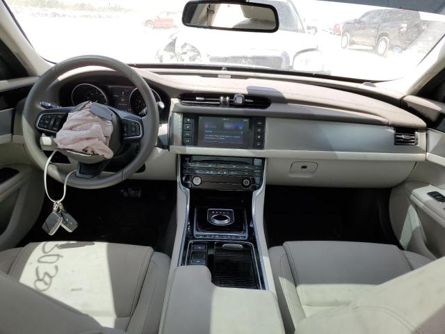 Photo 8 from auction – 2018 JAGUAR XF PREMIUM with VIN SAJBD4FX7JCY55692