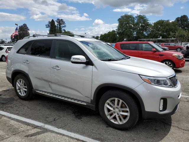 Photo 4 from auction – 2015 KIA SORENTO LX with VIN 5XYKT4A77FG587626