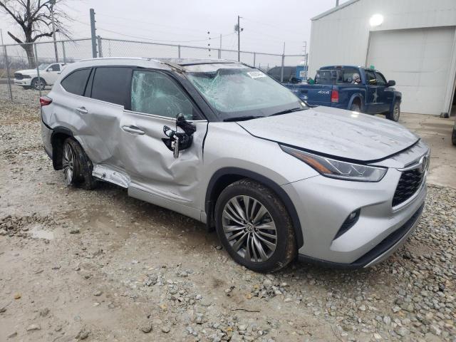 Photo 4 from auction – 2020 TOYOTA HIGHLANDER with VIN 5TDFZRBH7LS046269