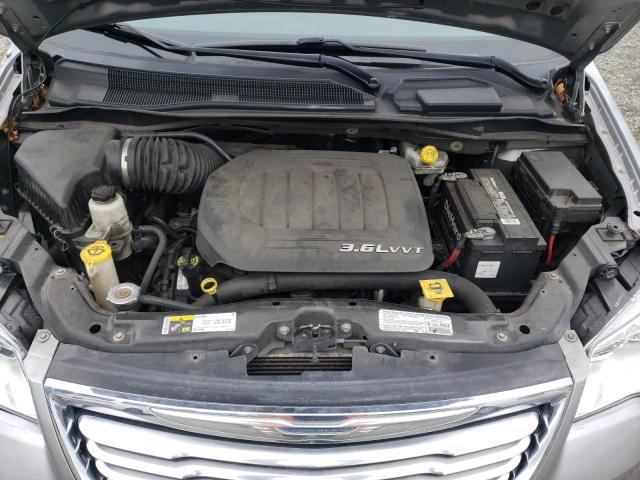 Photo 12 from auction – 2013 CHRYSLER TOWN & COU with VIN 2C4RC1BG4DR684108
