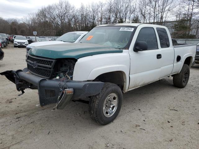 CHEVROLET SILVERADO 2004 with VIN 1GCHK29U24E212275 - Photo from auction