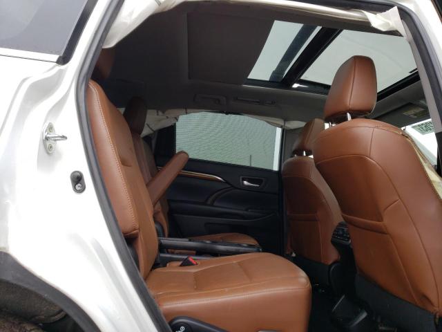 Photo 10 from auction – 2018 TOYOTA HIGHLANDER with VIN 5TDDGRFH0JS045887