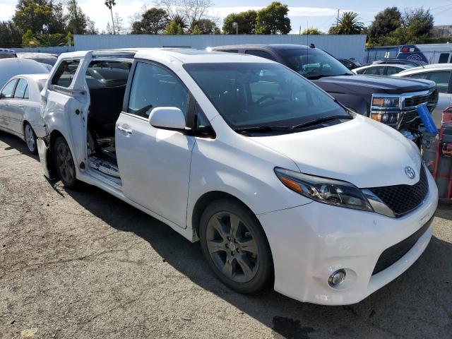 Photo 4 from auction – 2016 TOYOTA SIENNA SE with VIN 5TDXK3DC5GS762696