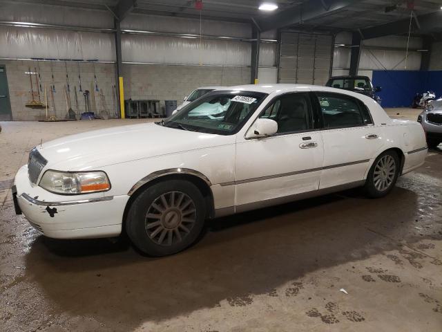 LINCOLN TOWN CAR S 2003 with VIN 1LNHM82W13Y658287 - Photo from auction