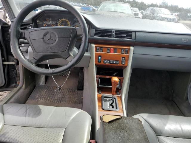 Photo 8 from auction – 1995 MERCEDES-BENZ E 320 BASE with VIN WDBEA32E5SC264151