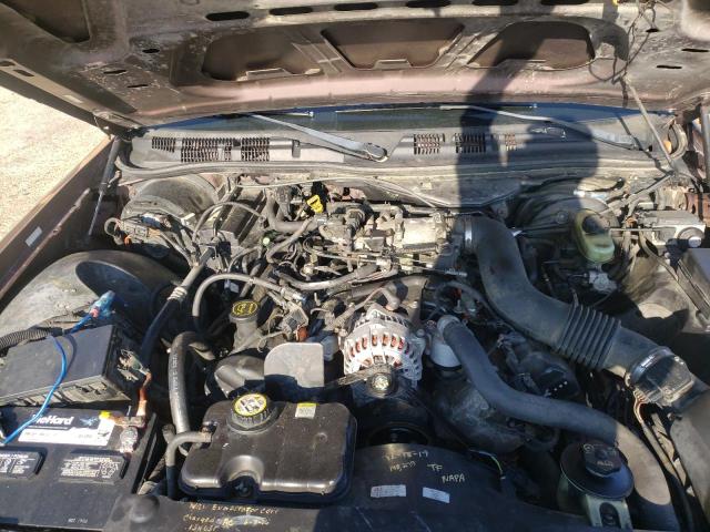 Photo 11 from auction – 2003 FORD CROWN VICT with VIN 2FAHP71W63X143606