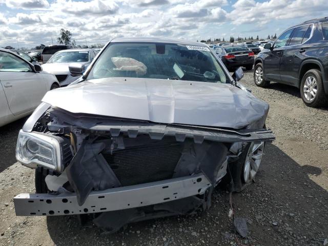 Photo 5 from auction – 2016 CHRYSLER 300 LIMITE with VIN 2C3CCAAG8GH260694
