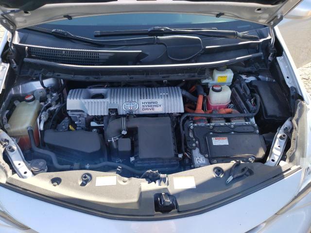 Photo 11 from auction – 2015 TOYOTA PRIUS V with VIN JTDZN3EU2FJ035969