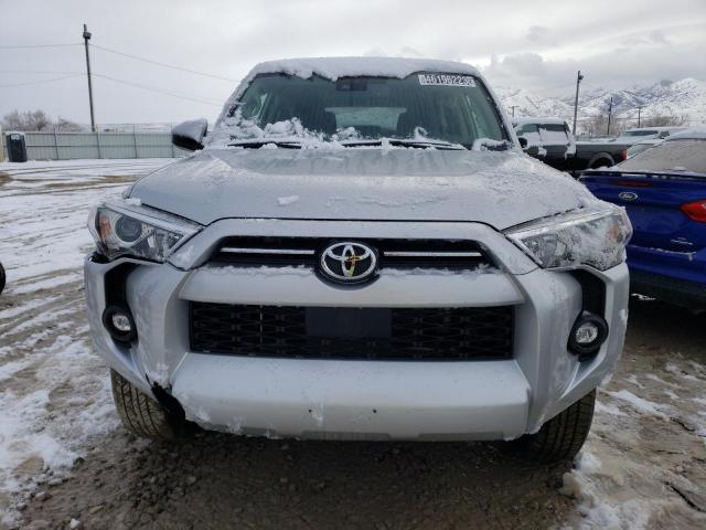 Photo 5 from auction – 2022 TOYOTA 4RUNNER SR with VIN JTEMU5JR2N6064203